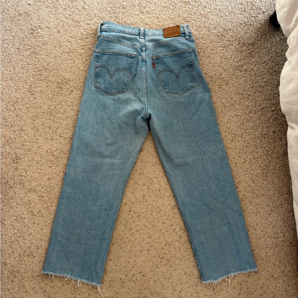 Levi's Ribcage Straight Frayed Hem Size 29 x 27 High Rise Women's Jeans - Picture 4 of 5